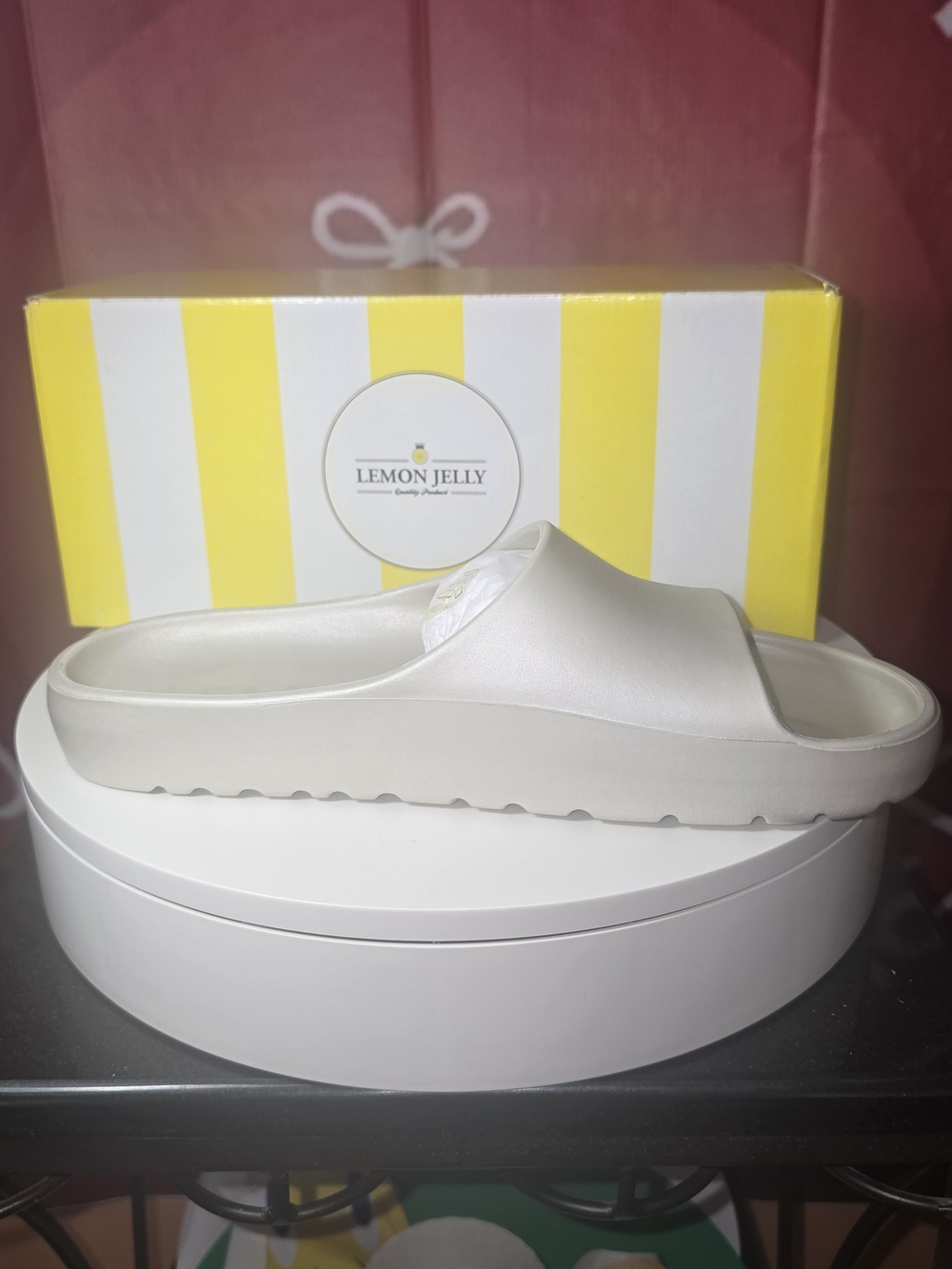 Lemon Jelly Warm Grey Slide Sandal Size 37